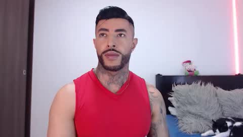 Independent Model online show from November 30, 5:31 am