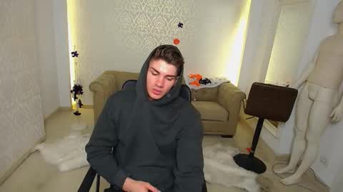 MaxKaiden online show from October 28, 5:54 am