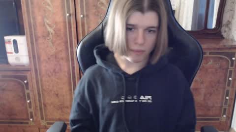 Max online show from February 4, 2:21 pm