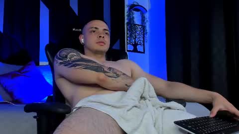 MAX online show from July 28, 8:52 pm