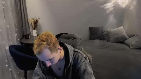 Max online show from December 23, 12:19 am