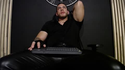 Snapshot of maxxxpowerful chatting on January 24, 2:49 am maxxxpowerful online show from January 24, 2:49 am