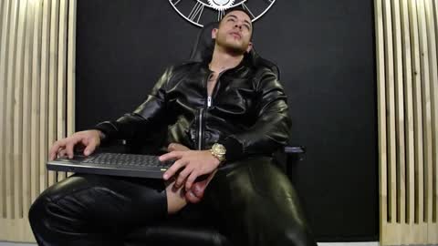 Snapshot of maxxxpowerful chatting on January 16, 2:09 am maxxxpowerful online show from January 16, 2:09 am