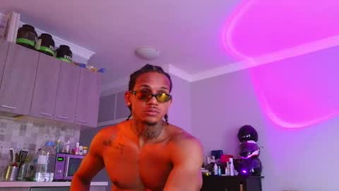 MAYKOL BROWN online show from April 15, 7:25 pm