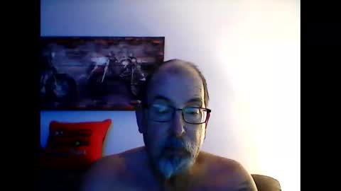 me at home online show from December 21, 1:41 pm