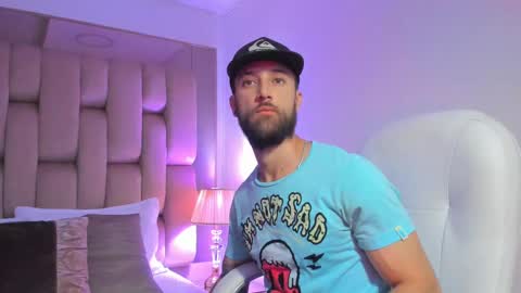  Medellin Boy  online show from February 14, 7:54 pm