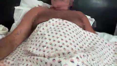 mee_only1 online show from July 15, 7:04 am