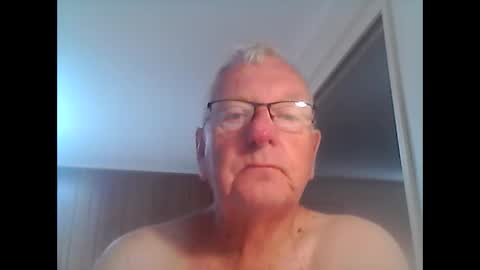 Snapshot of melbourne000 chatting on February 13, 11:37 pm melbourne000 online show from February 13, 11:37 pm