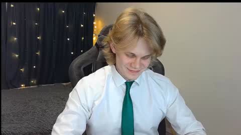 Mickey online show from December 27, 5:26 pm