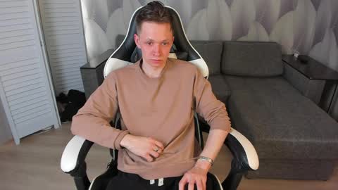 MEVERIK OUSHEN online show from March 31, 1:46 pm