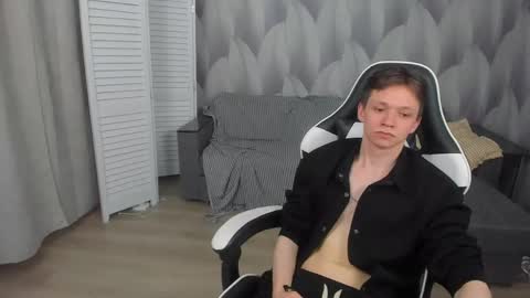 MEVERIK OUSHEN online show from April 26, 2:47 pm