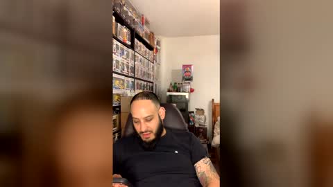 Mark online show from April 15, 3:39 am