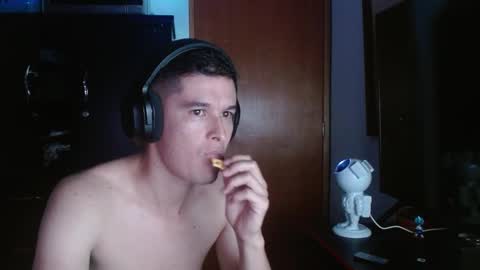 Snapshot of miaou_miaou chatting on February 18, 3:21 am miaou_miaou online show from February 18, 3:21 am