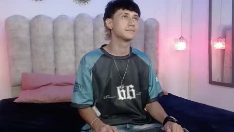 Michael online show from November 13, 9:30 pm