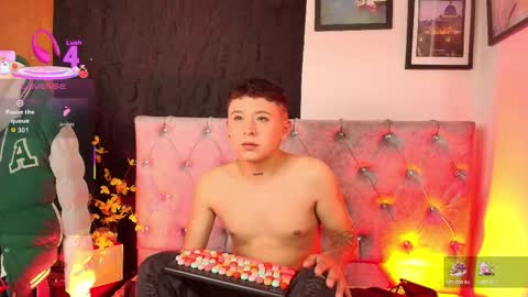 michael_lopez_1 online show from December 19, 1:19 pm