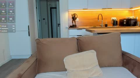 michaelbradley_for_u online show from January 22, 11:01 am