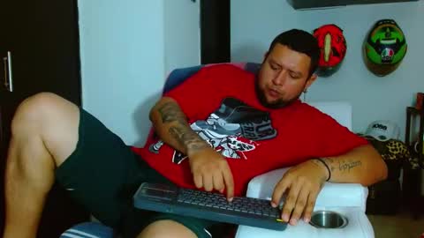 Snapshot of michell_myers chatting on February 27, 2:32 pm michell_myers online show from February 27, 2:32 pm