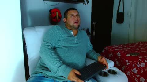 Snapshot of michell_myers chatting on February 12, 12:27 am michell_myers online show from February 12, 12:27 am