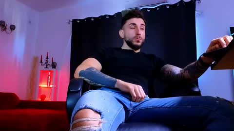 MightyAaron online show from November 24, 7:42 am