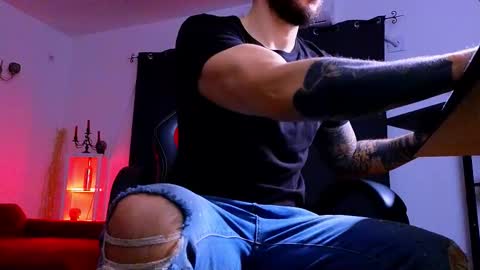 MightyAaron online show from December 16, 5:25 am