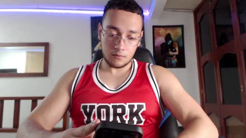 Strong Man online show from January 10, 2:35 am