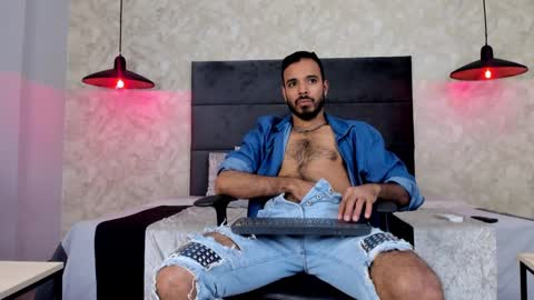 miguelsanfrancisco online show from September 17, 3:02 pm