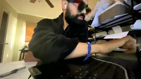 Snapshot of mik138 chatting on October 29, 5:05 pm mik138 online show from October 29, 5:05 pm