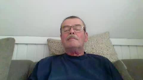 mikael42 online show from April 12, 1:12 pm