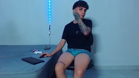 Snapshot of mike777jr chatting on October 20, 3:54 am Mike IMDEPENDIENT MODEL online show from October 20, 3:54 am