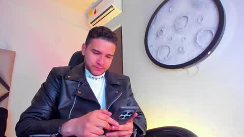 Mike  online show from February 7, 11:39 am