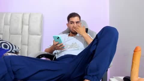 mikebradley15 online show from July 23, 7:33 pm