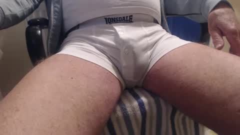 mikeburns64 online show from December 5, 10:34 pm