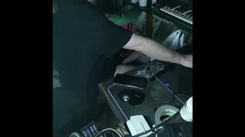 Mikey online show from December 10, 6:33 am