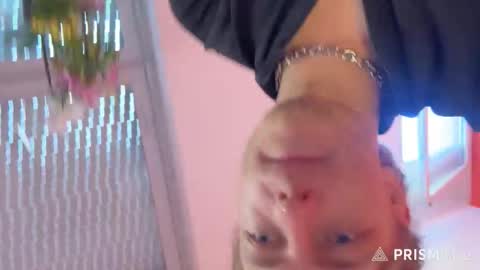 mimiro12 online show from October 13, 1:06 pm