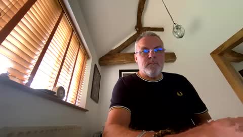 Snapshot of misterblivs chatting on October 2, 12:42 pm Misterblivs online show from October 2, 12:42 pm