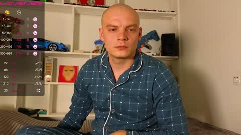 MIsterjames  online show from December 5, 4:23 pm