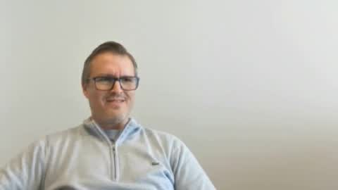 Snapshot of moe_001 chatting on October 29, 4:21 pm Moe online show from October 29, 4:21 pm