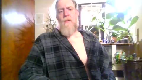 moeblick online show from December 1, 11:57 am