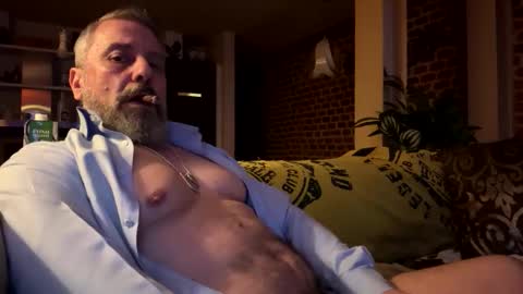 molitsrymale69 online show from June 3, 9:42 pm