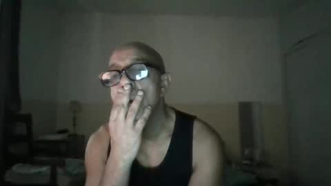 moment71200 online show from November 21, 12:15 pm