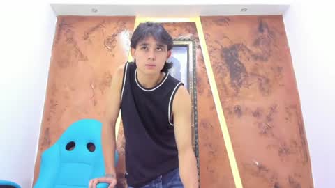 monky_0002 online show from July 6, 3:47 am