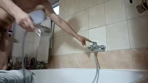 moos1 online show from April 3, 4:53 am