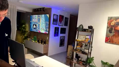   online show from November 10, 12:48 am