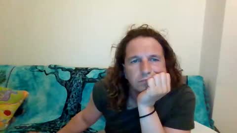 moz87 online show from April 15, 8:58 am