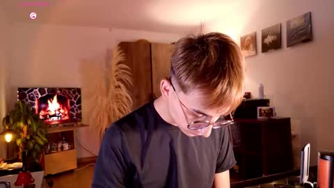 Mr Evans online show from November 2, 4:11 pm