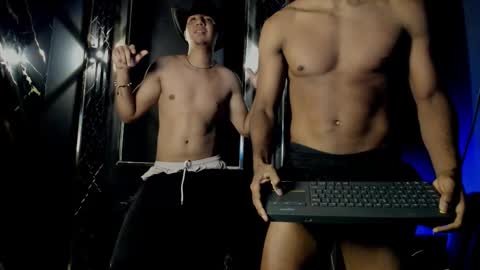 mr_maximo online show from October 28, 5:21 am