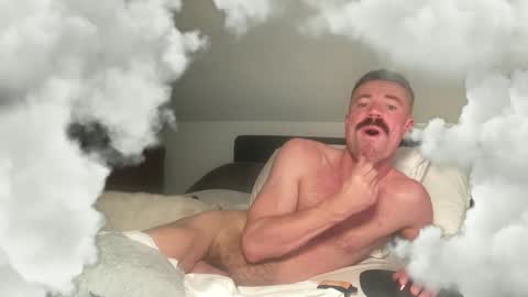Snapshot of mr_right_guy chatting on October 20, 5:55 am Mr Right Guy online show from October 20, 5:55 am