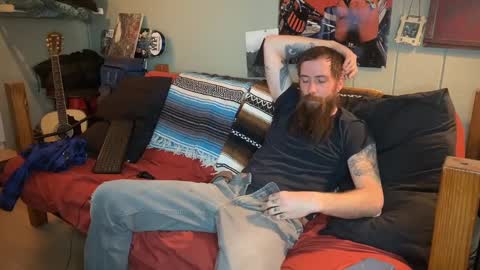Snapshot of mr_valdor chatting on December 22, 12:07 am Valdor online show from December 22, 12:07 am