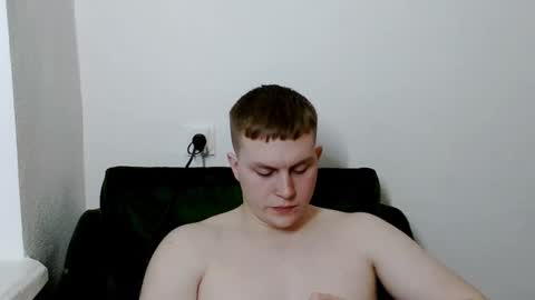 Max online show from March 4, 9:44 pm