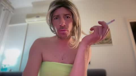 TaleOfLaura online show from April 18, 12:01 am